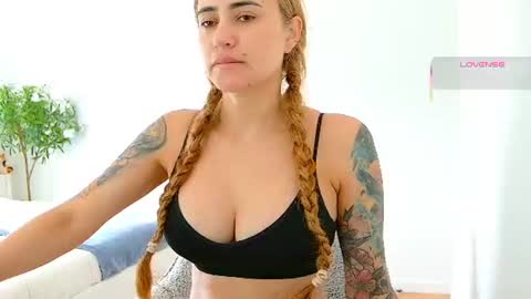 Hi Im Penelope  better vibrations  1111 online show from 07/13/26, 10:29