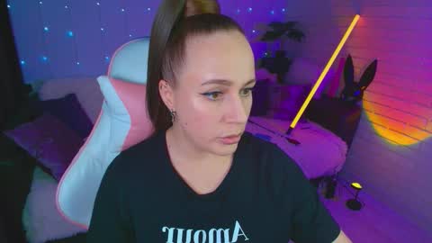 Dia  online show from 12/04/25, 02:32