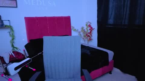 pequitasmedusa9 online show from 10/07/25, 07:55