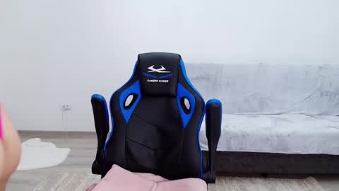 Daisy online show from 10/06/25, 07:17