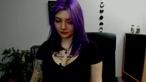 Gabbie online show from 12/15/24, 11:23