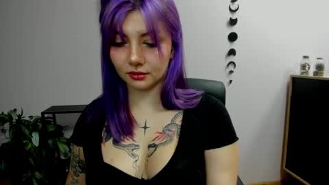 Gabbie online show from 12/18/24, 03:11