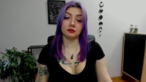 Gabbie online show from 12/29/24, 11:18