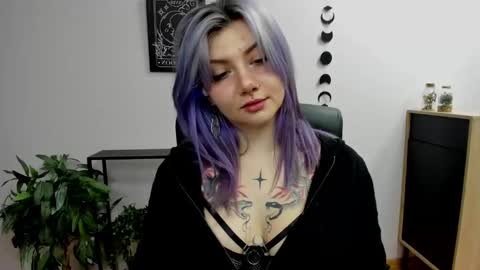 Gabbie online show from 02/03/25, 03:17