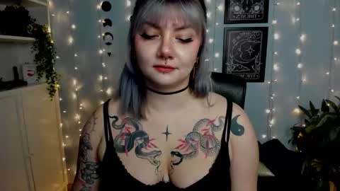 Gabbie online show from 11/19/25, 10:43