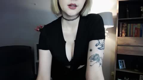 Madeline online show from 10/19/25, 01:34