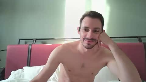 Snapshot of perfectfrench chatting on 05/20/26, 06:14 perfectboyfr online show from 05/20/26, 06:14
