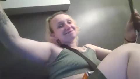 Snapshot of perfectly222peachy chatting on 04/04/26, 10:02 perfectly222peachy online show from 04/04/26, 10:02
