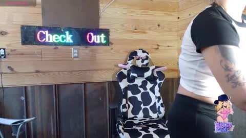 Wrenn Divine online show from 01/08/25, 02:46