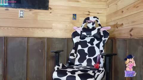Wrenn Divine online show from 01/08/25, 05:48