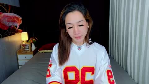 Snapshot of perfectstranger_ chatting on 11/06/25, 02:45 Chloe online show from 11/06/25, 02:45