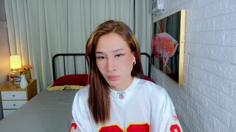 Snapshot of perfectstranger_ chatting on 11/06/25, 02:51 Chloe online show from 11/06/25, 02:51