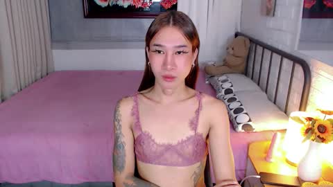 Snapshot of perfectstranger_ chatting on 11/28/25, 09:17 Chloe online show from 11/28/25, 09:17