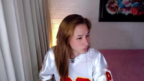 Snapshot of perfectstranger_ chatting on 12/01/25, 06:51 Chloe online show from 12/01/25, 06:51