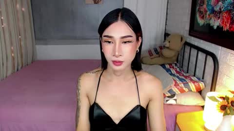 Snapshot of perfectstranger_ chatting on 12/15/25, 01:10 Chloe online show from 12/15/25, 01:10