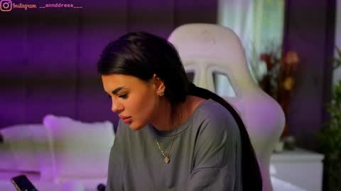 Dee online show from 10/16/25, 11:33