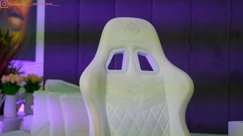 Dee online show from 11/21/25, 05:44