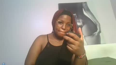 Snapshot of periwinkle20 chatting on 01/07/26, 04:04 Taurus online show from 01/07/26, 04:04