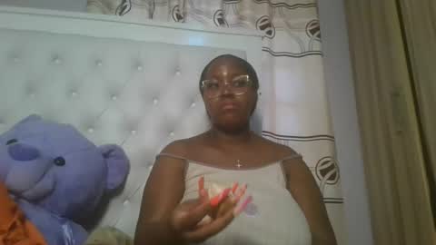 Snapshot of periwinkle20 chatting on 02/12/26, 04:18 Taurus online show from 02/12/26, 04:18