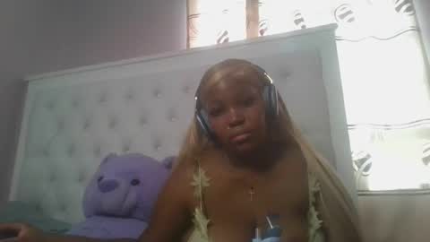 Snapshot of periwinkle20 chatting on 04/09/26, 02:33 Taurus online show from 04/09/26, 02:33