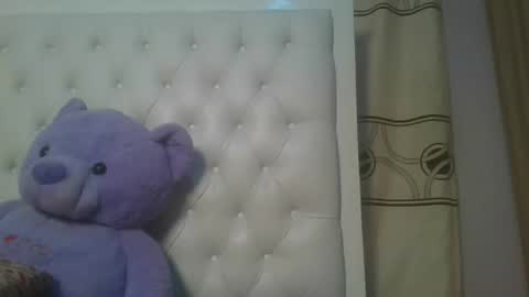 Snapshot of periwinkle20 chatting on 04/12/26, 04:45 Taurus online show from 04/12/26, 04:45