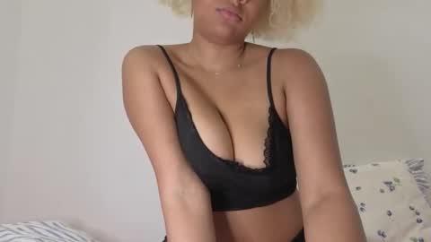 perkyamberxx online show from 05/02/26, 10:53