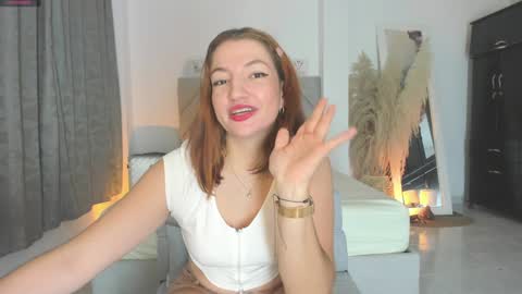 Snapshot of perla999 chatting on 02/06/25, 02:11 perla999 online show from 02/06/25, 02:11
