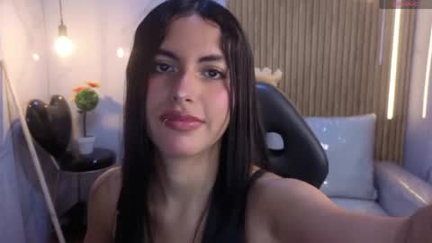 Snapshot of perla_lovely chatting on 04/20/26, 12:30 perla_lovely online show from 04/20/26, 12:30