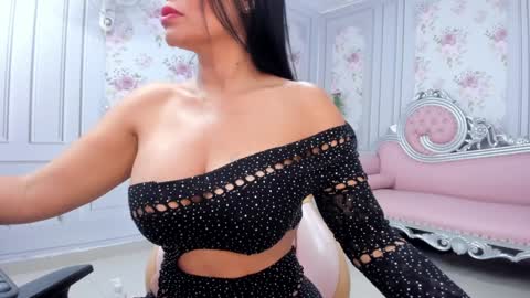 PERLA online show from 12/18/24, 10:24