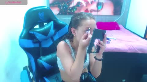 perla online show from 09/10/25, 01:00