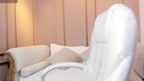 PerlaPreciosa online show from 10/18/25, 04:04