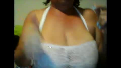 perlita070822 online show from 12/18/24, 03:15