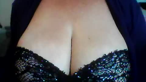 Snapshot of perlita070822 chatting on 06/25/26, 05:12 perlita070822 online show from 06/25/26, 05:12
