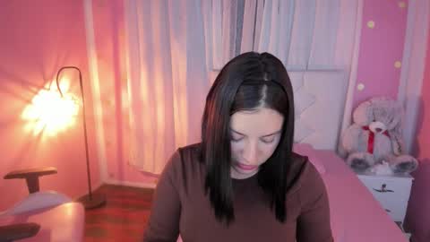 Snapshot of persefone_saira chatting on 02/17/26, 10:34 Marie online show from 02/17/26, 10:34
