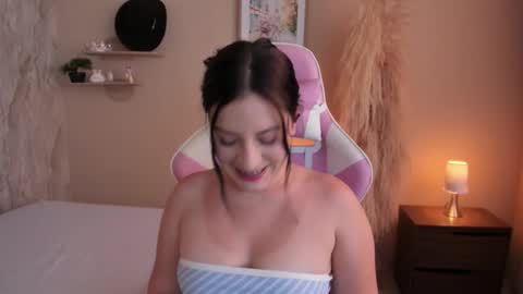 Snapshot of persefone_saira chatting on 02/21/26, 08:21 Marie online show from 02/21/26, 08:21