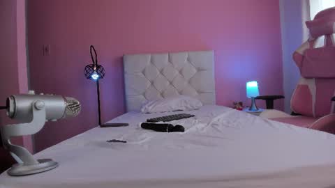 Snapshot of persefone_saira chatting on 06/10/26, 12:15 Marie online show from 06/10/26, 12:15
