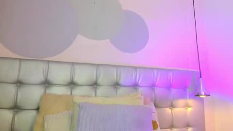 Snapshot of pervert_lizza chatting on 02/18/25, 11:44 Lizza online show from 02/18/25, 11:44