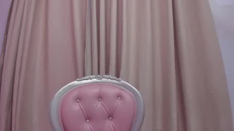 LAURA  online show from 01/11/25, 02:04