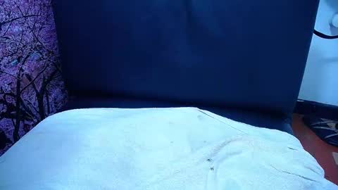  Linda  online show from 11/28/25, 04:42