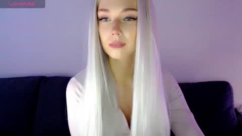 Snapshot of pervyblonde chatting on 01/05/25, 01:04 Isabella online show from 01/05/25, 01:04
