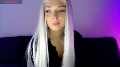 Snapshot of pervyblonde chatting on 01/17/25, 11:17 Isabella online show from 01/17/25, 11:17