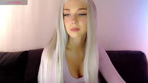 Snapshot of pervyblonde chatting on 03/09/25, 09:24 Isabella online show from 03/09/25, 09:24