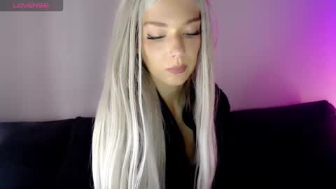 Snapshot of pervyblonde chatting on 09/27/25, 11:59 Isabella online show from 09/27/25, 11:59