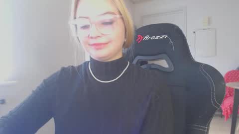 Snapshot of petalkiss chatting on 09/18/25, 01:35 petalkiss online show from 09/18/25, 01:35