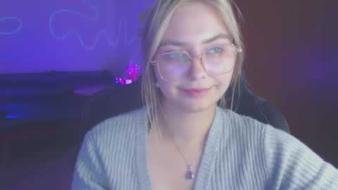 Snapshot of petalkiss chatting on 10/03/25, 04:59 petalkiss online show from 10/03/25, 04:59