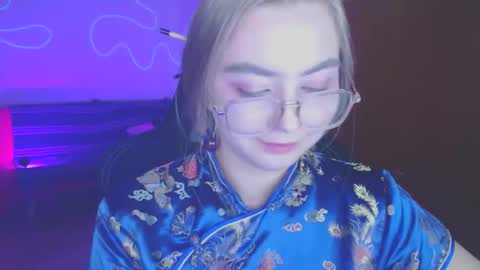 Snapshot of petalkiss chatting on 10/04/25, 08:07 petalkiss online show from 10/04/25, 08:07