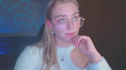 Snapshot of petalkiss chatting on 10/05/25, 06:17 petalkiss online show from 10/05/25, 06:17