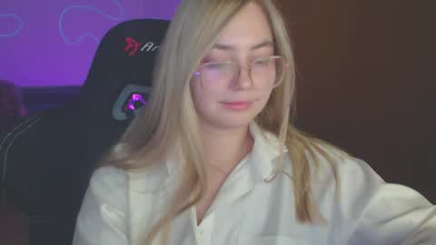 Snapshot of petalkiss chatting on 10/08/25, 11:46 petalkiss online show from 10/08/25, 11:46