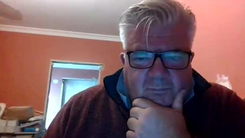 Snapshot of pete112991 chatting on 10/04/25, 01:42 pete112991 online show from 10/04/25, 01:42
