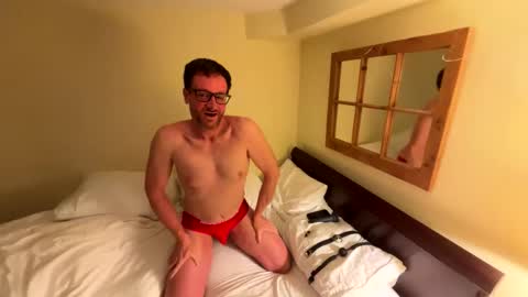 Snapshot of pete_mac chatting on 12/15/25, 03:22 Pete online show from 12/15/25, 03:22